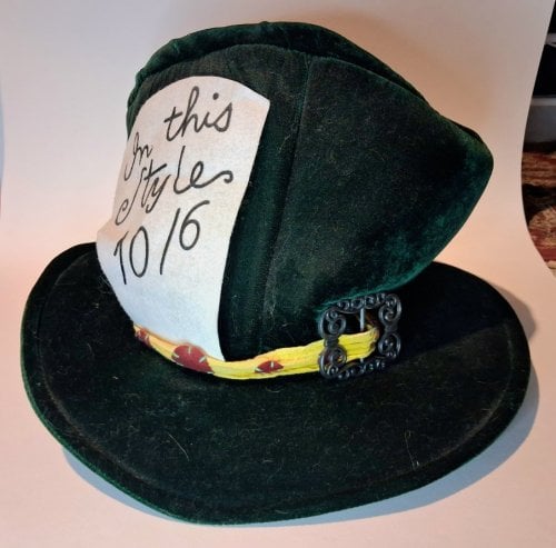 Περισσότερες πληροφορίες για "Vintage Καπέλο Mad hatter από Αλίκη στη χώρα των θαυμάτων ύψος 27cm"