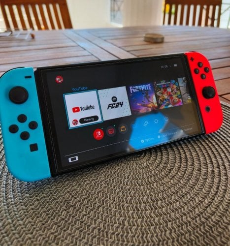 Περισσότερες πληροφορίες για "Nintendo Switch+256GB SD Card"