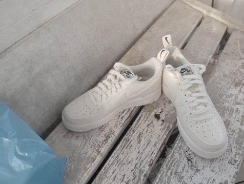 Περισσότερες πληροφορίες για "Nike air force 1 triple white 39"