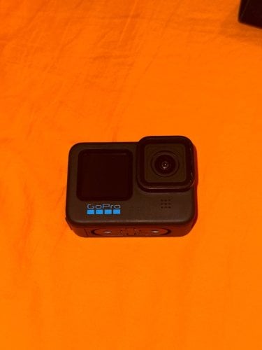 Περισσότερες πληροφορίες για "GoPro Hero 10 with accessories"