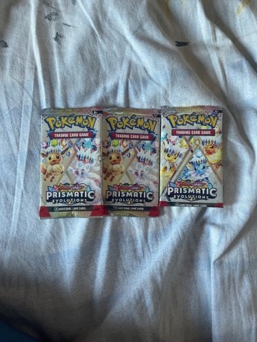 Περισσότερες πληροφορίες για "Pokémon prismatic 3 packs"