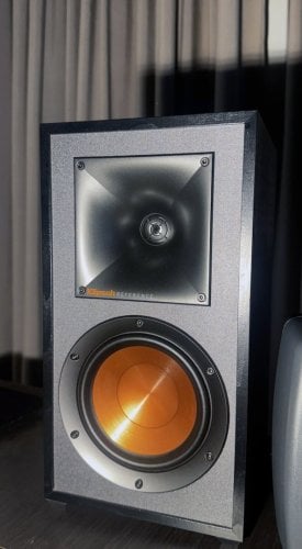Περισσότερες πληροφορίες για "Klipsch R-51M σαν καινουργια, ζευγάρι"