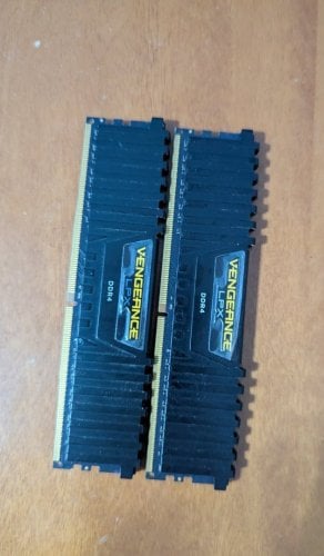 Περισσότερες πληροφορίες για "Corsair Vengeance 16GB DDR4-2400 CMSX16GX4M2A2400C16 (16 GB/DDR4/2400MHz)"