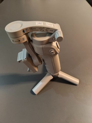 Περισσότερες πληροφορίες για "Smartphone Gimbal με σταθεροποίηση 3 αξόνων + Τριποδάκι"