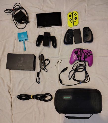 Περισσότερες πληροφορίες για "Nintendo Switch  v1 τσιπαρισμένο με πολλά παιχνίδια και accessories"