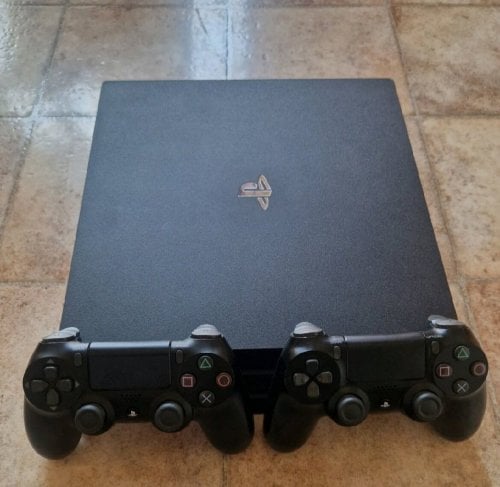 Περισσότερες πληροφορίες για "Sony PlayStation 4 Pro 1TB"