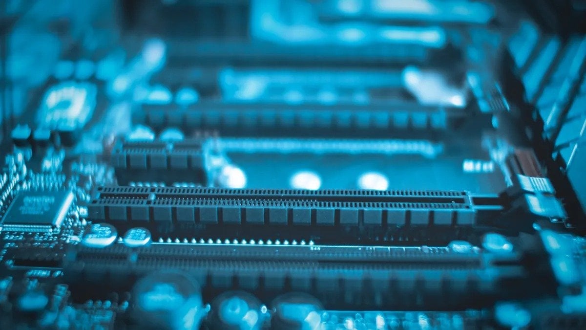 Περισσότερες πληροφορίες για "Το PCIe 7.0 υπόσχεται εντυπωσιακές ταχύτητες για τους υπολογιστές του μέλλοντος"