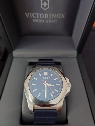 Περισσότερες πληροφορίες για "Victorinox I.N.O.X Men"