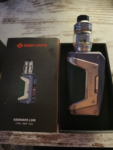 Περισσότερες πληροφορίες για "GEEKVAPE 200L 5.5ML 200W GREY"