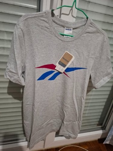 Περισσότερες πληροφορίες για "T shirt Small"