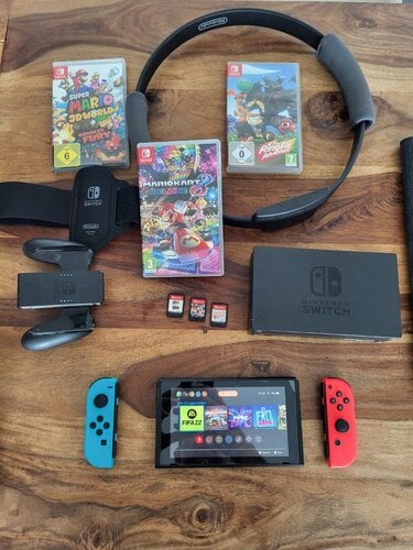 Περισσότερες πληροφορίες για "Πωλείται Nintendo switch κονσόλα με παιχνιδια. Νέα τιμή 220ευρω"