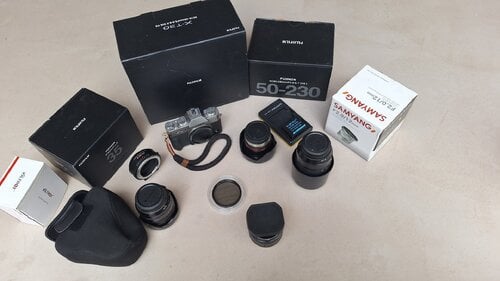 Περισσότερες πληροφορίες για "Σώμα Fujifilm X-T30 + Φακοί Fuji (35mm F1.4, 12mm F2, 18-55 F2.8-4, 50-230)"