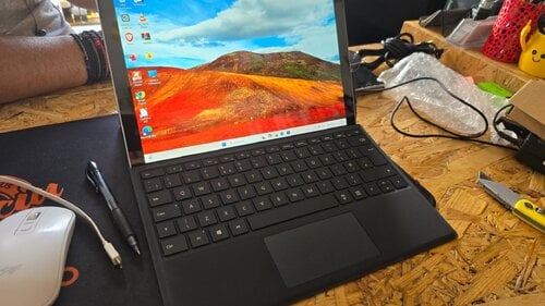 Περισσότερες πληροφορίες για "Microsoft Surface Pro 1807 σε άριστη κατάσταση 12.3in 4K ips + extra πληκτρολόγιο"