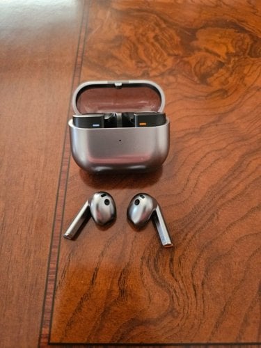 Περισσότερες πληροφορίες για "Samsung Galaxy Buds3 (Ασημί)"
