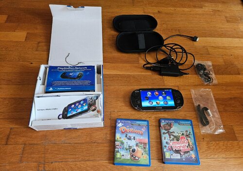 Περισσότερες πληροφορίες για "PS Vita 1000 σε Συλλεκτική Κατάσταση – Με Ζελατίνα + Πλήρες Κουτί"
