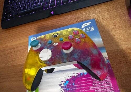 Περισσότερες πληροφορίες για "Microsoft Forza Horizon Limited Edition Controller"