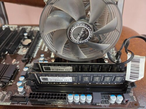 Περισσότερες πληροφορίες για "Asrock FM2A88X + RAM 16GB DDR3 + CPU / Ενσωματωμένα γραφικά"