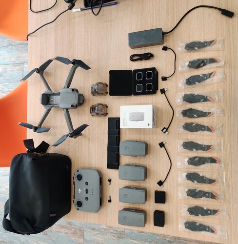 Περισσότερες πληροφορίες για "DJI AIR 2S Fly More Combo"