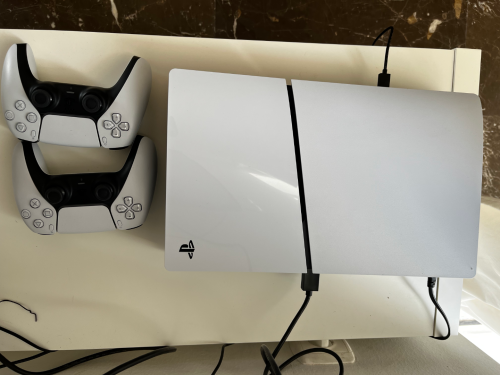 Περισσότερες πληροφορίες για "Sony PlayStation 5 Digital Edition + 2 DualSense"