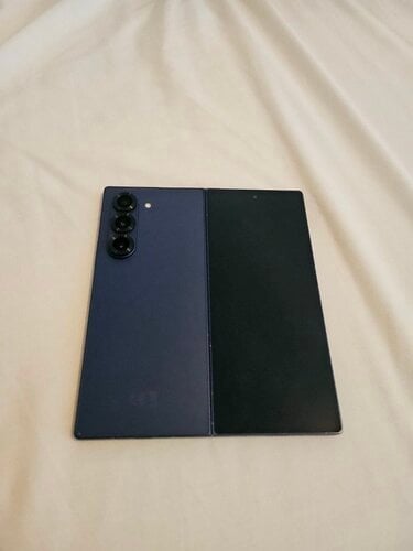 Περισσότερες πληροφορίες για "Samsung Galaxy Z Fold6 (Navy/256 GB)"