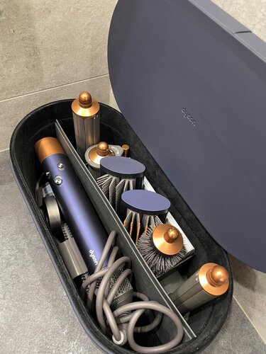 Περισσότερες πληροφορίες για "Dyson airwrap"