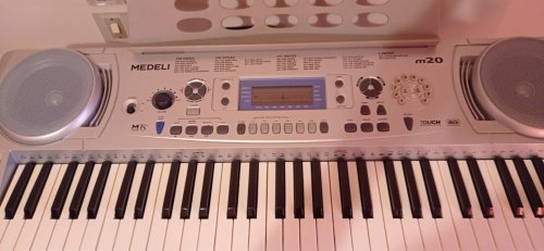 Περισσότερες πληροφορίες για "Πωλείται keyboard Medeli m20"