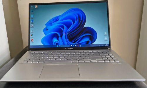 Περισσότερες πληροφορίες για "Asus VivoBook 15 X512DA 15.6 FHD (Ryzen 5-3500U/12GB/512GB SSD/)"