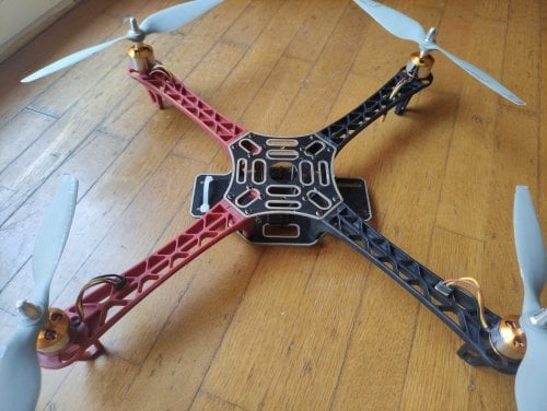 Περισσότερες πληροφορίες για "DJI F450 σκελετός τετρακόπτερου drone 10", με 4 Κινητήρες Brushless και έλικες"