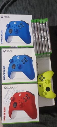 Περισσότερες πληροφορίες για "Controller Xbox και παιχνίδια πακέτο!"