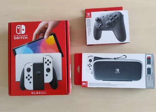 Περισσότερες πληροφορίες για "Nintendo Switch Oled White 64GB με Pro Controller και Carrying Case & Screen Protector!"