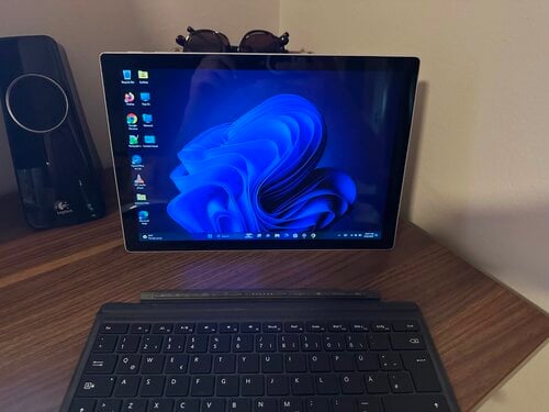 Περισσότερες πληροφορίες για "Microsoft Surface Pro 5 12" Core i5-7300U - SSD 256 GB - 8GB"