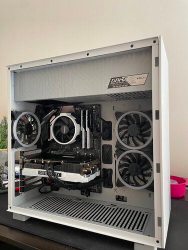 Περισσότερες πληροφορίες για "Gaming pc Rtx 3070/ Ryzen 5"