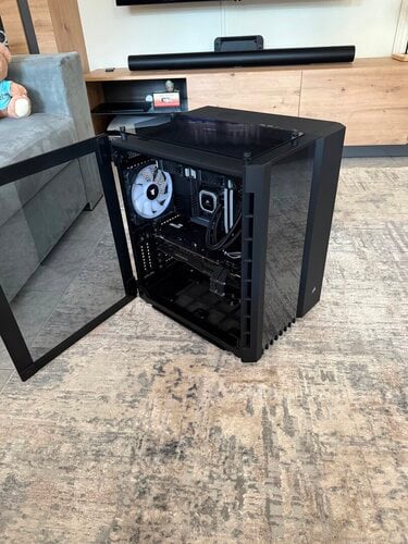Περισσότερες πληροφορίες για "Corsair Crystal 680X RGB (Midi Tower/Μαύρο)"