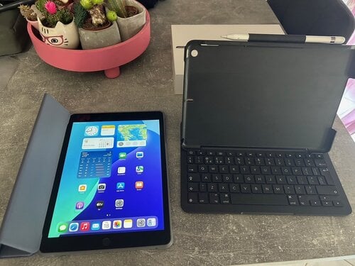 Περισσότερες πληροφορίες για "iPad 9th + Apple Pencil + Logitech Slim Folio Keyboard"