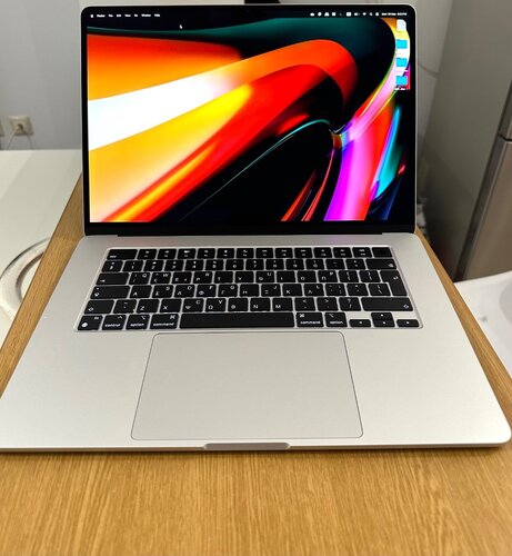 Περισσότερες πληροφορίες για "MacBook Air 15.3" (M2 16/256)"