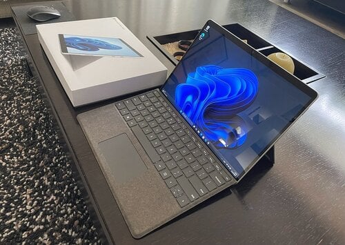 Περισσότερες πληροφορίες για "Microsoft Surface Pro 8 Laptop 13" i5/16Gb/1TB Ssd + Original Keyboard with Slim Pen (Platinum)"