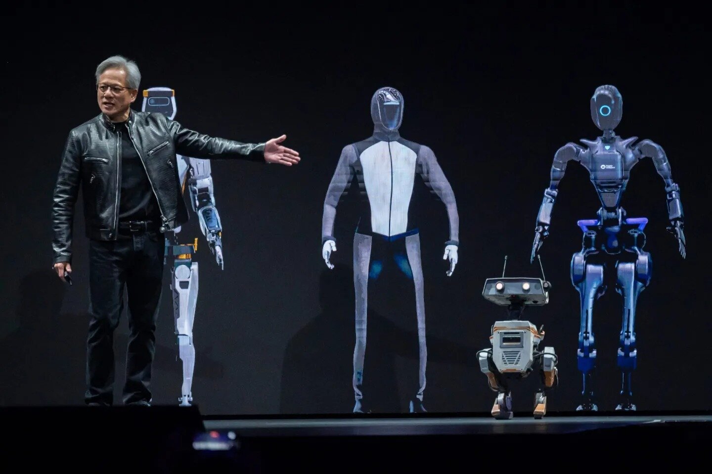 Περισσότερες πληροφορίες για "Ο Jensen Huang της NVIDIA συμβουλεύει τους νέους να στραφούν στις φυσικές επιστήμες για το μέλλον του AI"