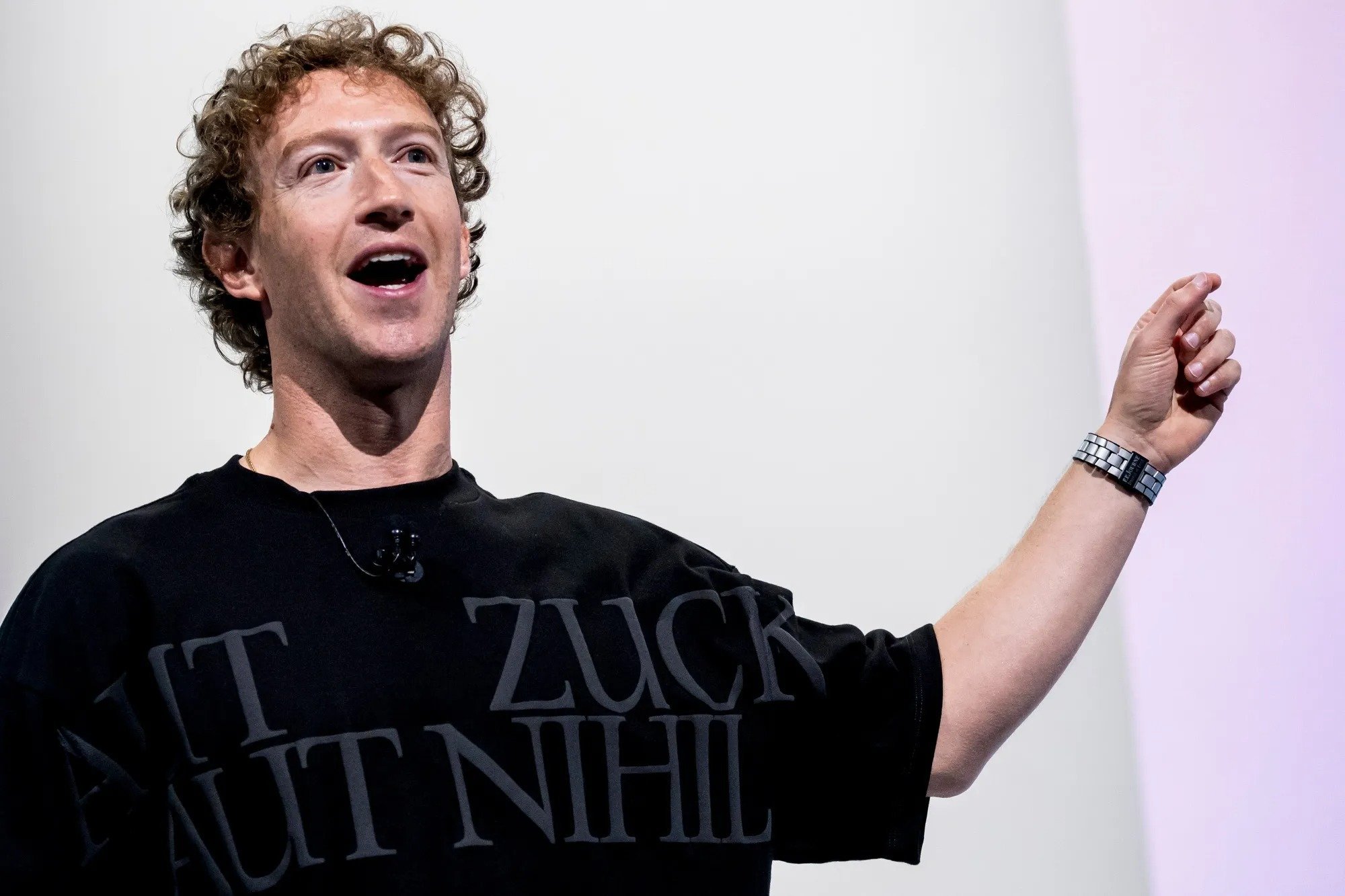 Περισσότερες πληροφορίες για "Ο Zuckerberg αναδιαρθρώνει την ομάδα AI της Meta με όραμα για "υπερνοημοσύνη""
