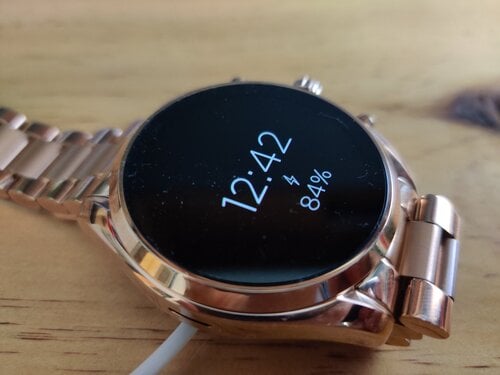Περισσότερες πληροφορίες για "Michael kors smart watch bronze"
