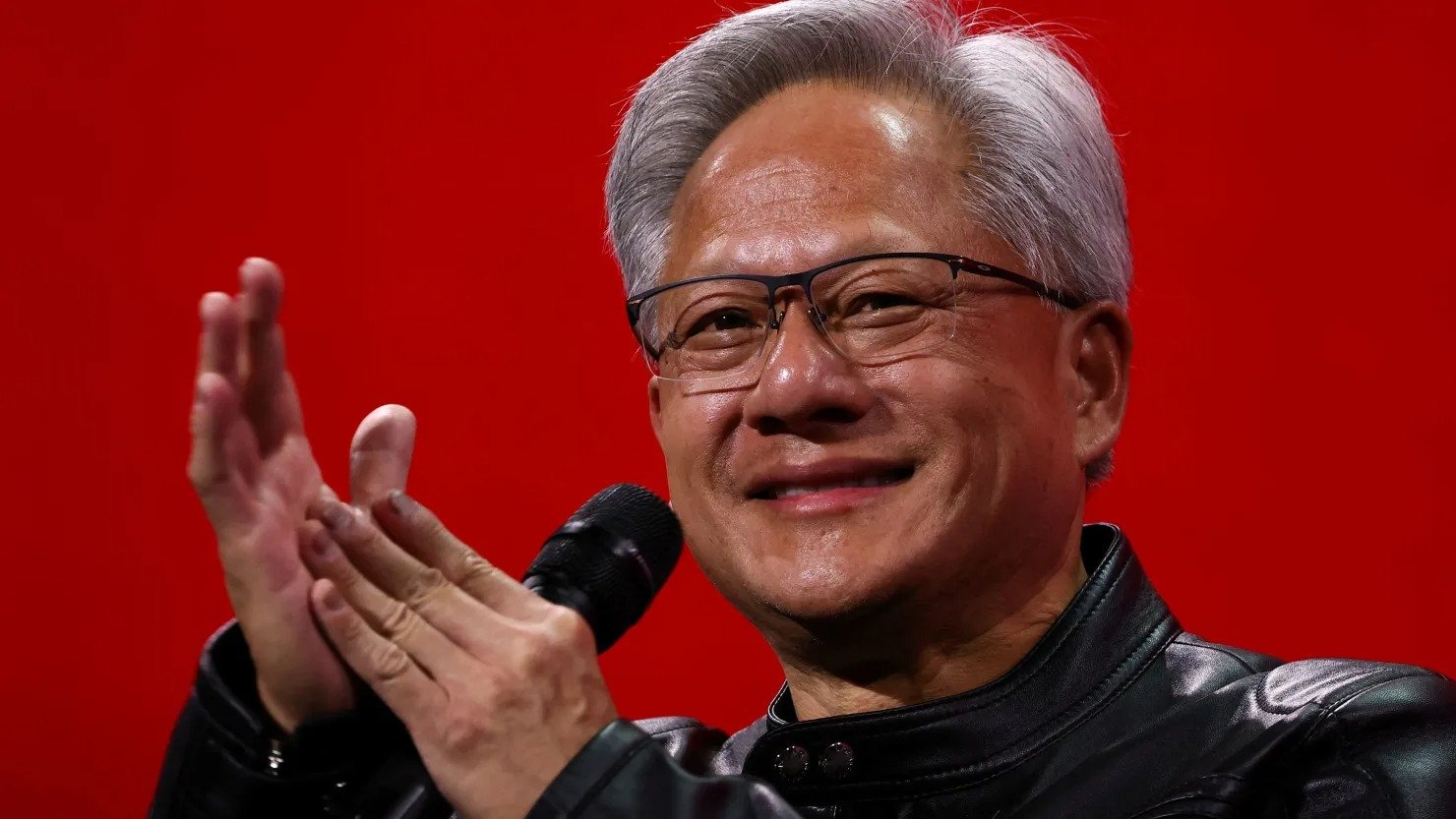 Περισσότερες πληροφορίες για "Η Nvidia γίνεται η πρώτη εταιρεία με αξία 4 τρισεκατομμυρίων δολαρίων"