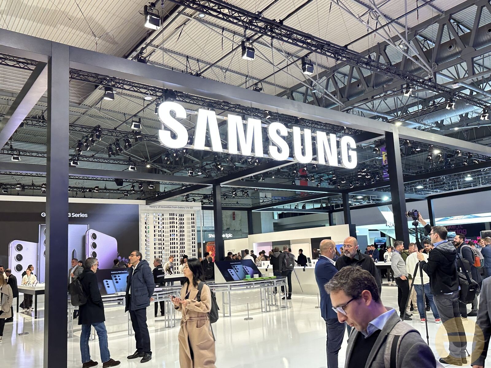 Περισσότερες πληροφορίες για "Η Samsung αφαιρεί την επιλογή ξεκλειδώματος bootloader στην ενημέρωση One UI 8"