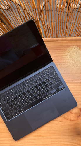 Περισσότερες πληροφορίες για "MacBook Air M2 Midnight 13.6" (16 GB/256 GB)"