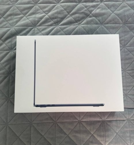 Περισσότερες πληροφορίες για "Apple MacBook Air 13.6" IPS Retina Display (M4-10‑core/16GB/256GB SSD/8-Core GPU)  (ΚΑΙΝΟΥΡΓΙΟ)"