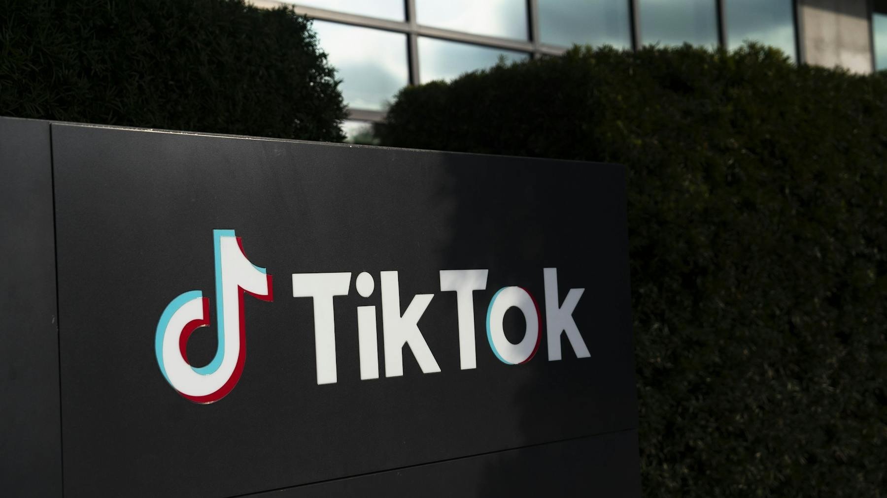 Περισσότερες πληροφορίες για "Το TikTok αναπτύσσει νέα έκδοση της εφαρμογής για χρήστες στις ΗΠΑ"