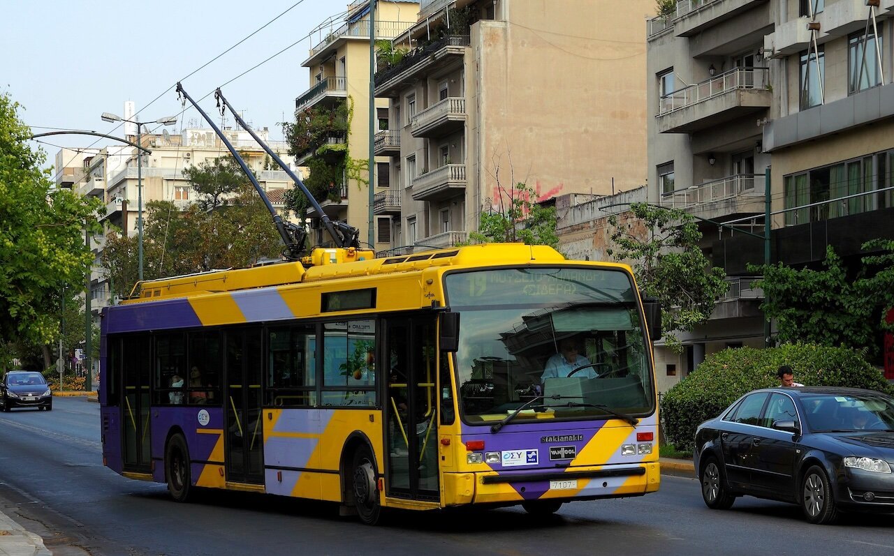 Περισσότερες πληροφορίες για "Αποχαιρετούν την Αθήνα τα τρόλεϊ μετά από επτά δεκαετίες λειτουργίας"