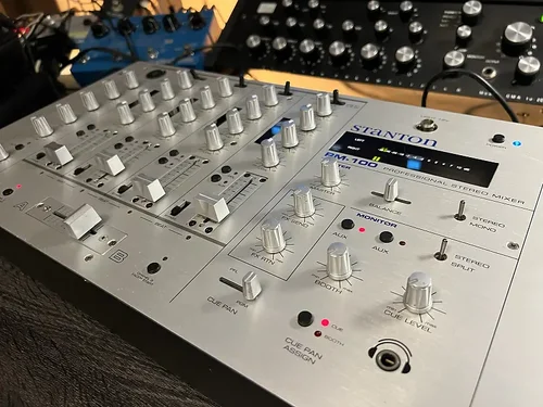 Περισσότερες πληροφορίες για "Stanton RM-100 Professional Stereo Mixer ΕΥΚΑΙΡΙΑ!!!"
