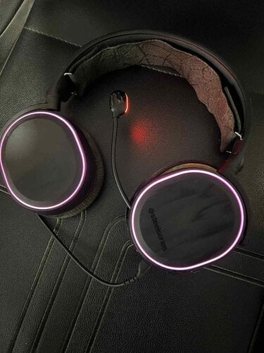 Περισσότερες πληροφορίες για "SteelSeries Arctis 5 2019 Edition Over Ear Gaming Headset"