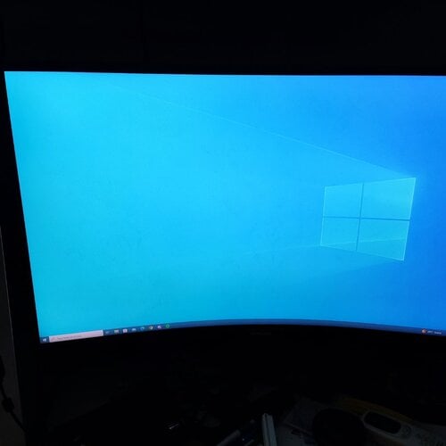 Περισσότερες πληροφορίες για "Gaming PC i5 8400 + Gaming Monitor Samsung Odyssey G5 27""