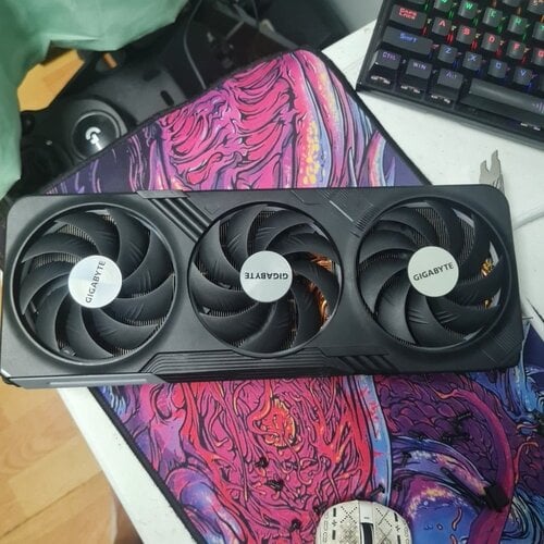 Περισσότερες πληροφορίες για "Gigabyte GeForce RTX­­ 4070 Ti GAMING 12GB"