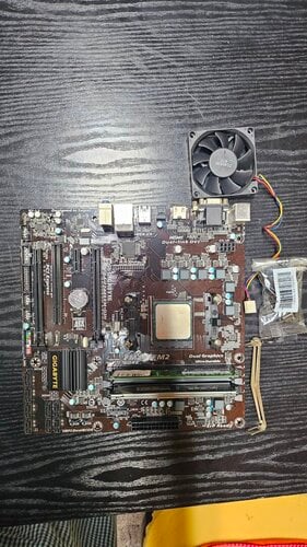 Περισσότερες πληροφορίες για "Gigabyte GA-F2A88X-D3H"